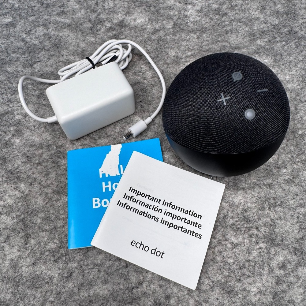 Amazon Echo Dot 4th Gen Smart Speaker Charcoal Model B7W64E w/ Charger